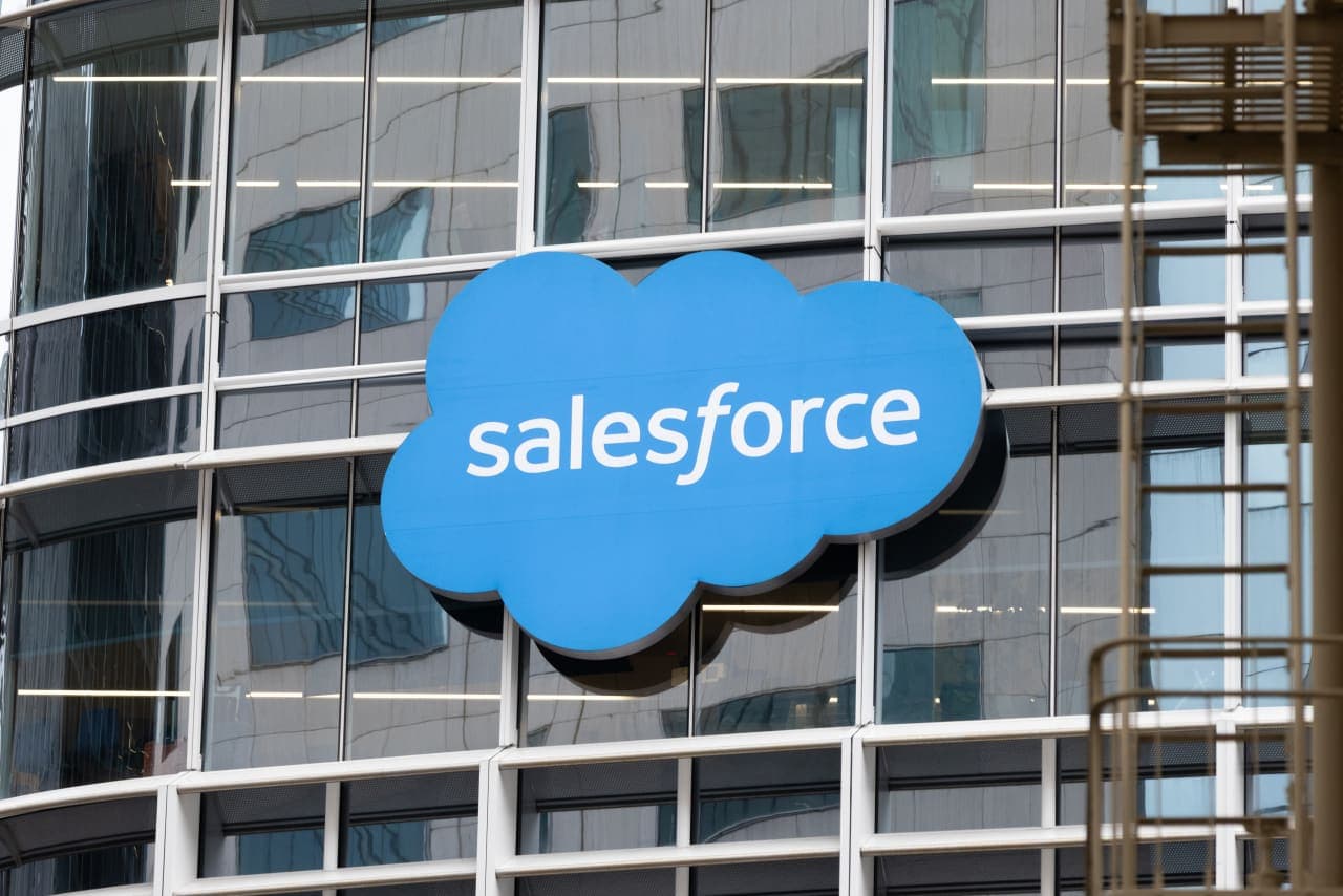 Salesforce’s stock surges as AI momentum fuels revenue growth