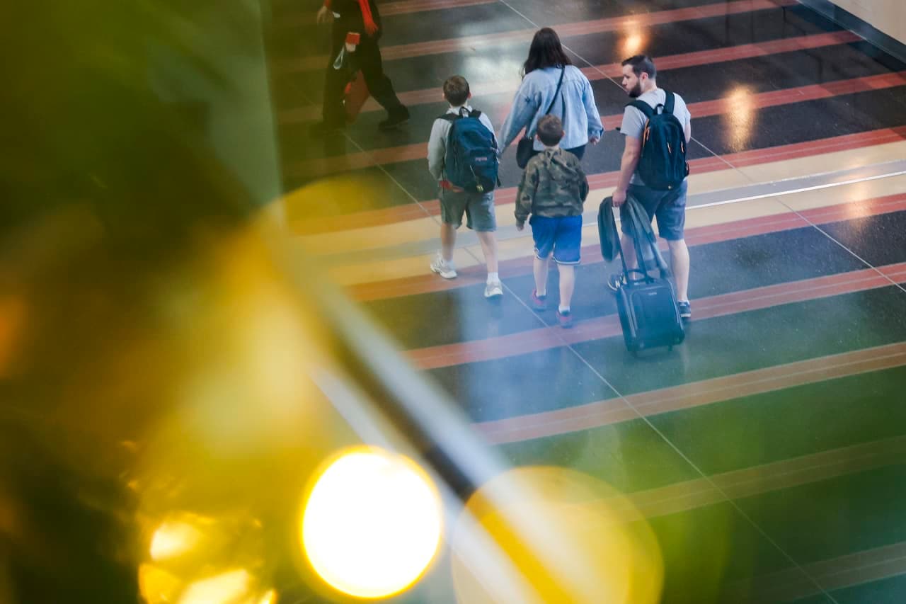 Book your Thanksgiving and Christmas travel now — or risk getting priced out of flying home for the holidays