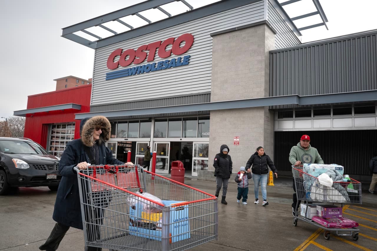 Costco’s results beat expectations. Here’s why investors are still cautious.