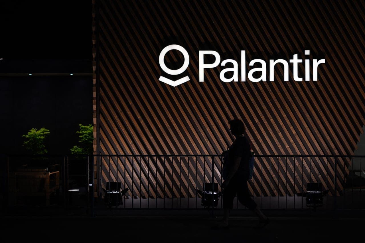 Palantir’s stock sees its highest close of the year, sealing a dramatic comeback