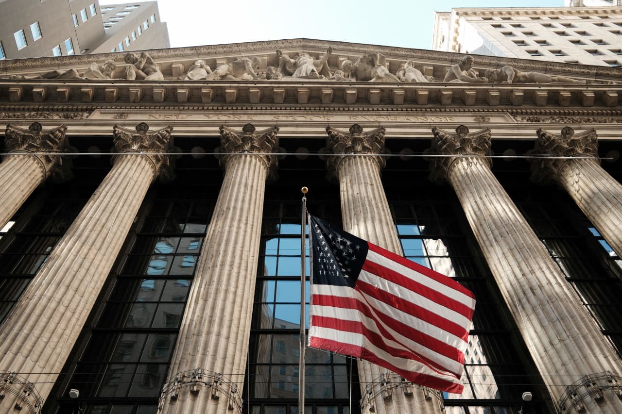 Vanguard’s S&amp;P 500 index fund changed how we invest — but there may be a smarter way to get into the market