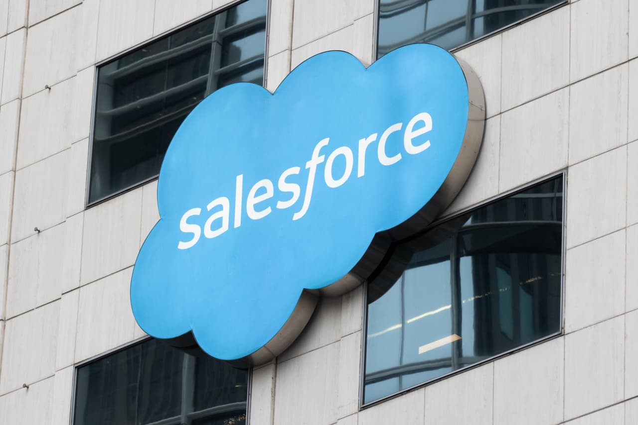 Salesforce’s stock rockets 20% and gives the software sector a major lift