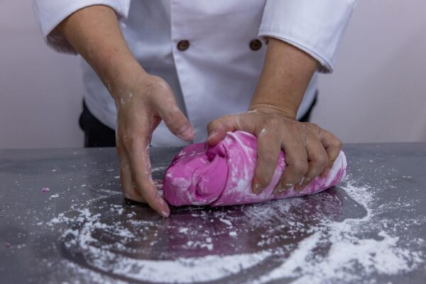 U.S. health officials seek to phase out artificial dyes from food supply