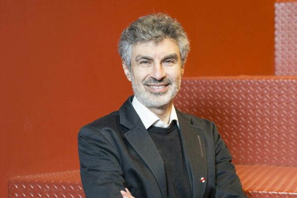 “AI Godfather” Yoshua Bengio wants to prevent AI from going rogue